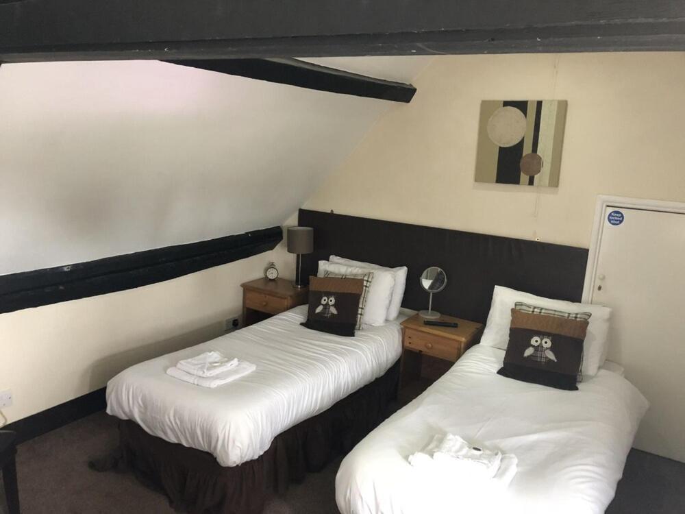 White Lion Hotel Pont Yates Extérieur photo