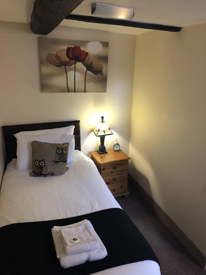 White Lion Hotel Pont Yates Extérieur photo